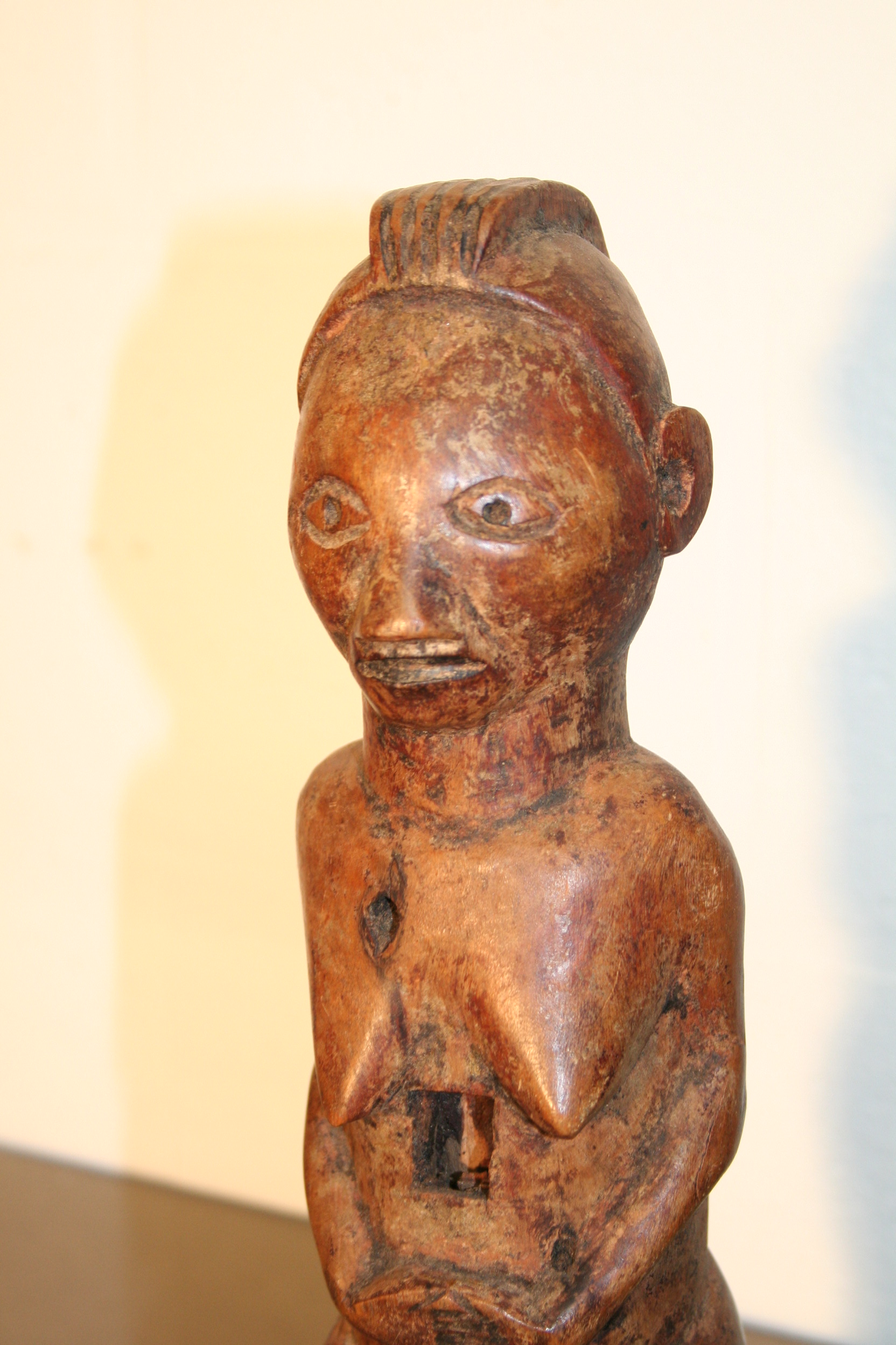 Mbala(fétiche), d`afrique : R.d.du Congo, statuette Mbala(fétiche), masque ancien africain Mbala(fétiche), art du R.d.du Congo - Art Africain, collection privées Belgique. Statue africaine de la tribu des Mbala(fétiche), provenant du R.d.du Congo, 1645:petit fétiche Mbalah.30cm.bois clair
milieu du 20eme sc.. art,culture,masque,statue,statuette,pot,ivoire,exposition,expo,masque original,masques,statues,statuettes,pots,expositions,expo,masques originaux,collectionneur d`art,art africain,culture africaine,masque africain,statue africaine,statuette africaine,pot africain,ivoire africain,exposition africain,expo africain,masque origina africainl,masques africains,statues africaines,statuettes africaines,pots africains,expositions africaines,expo africaines,masques originaux  africains,collectionneur d`art africain